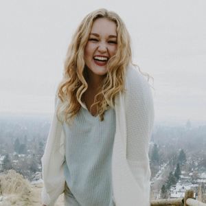 Meet your Posher, Abby